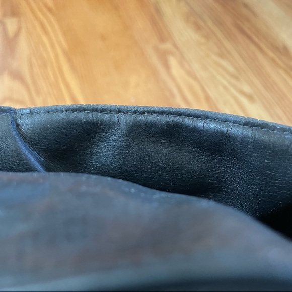 Perlina‎ NY Smooth Black Leather Square Tote - Picture 10 of 16